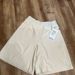 Lululemon Swift Relaxed Short 9”